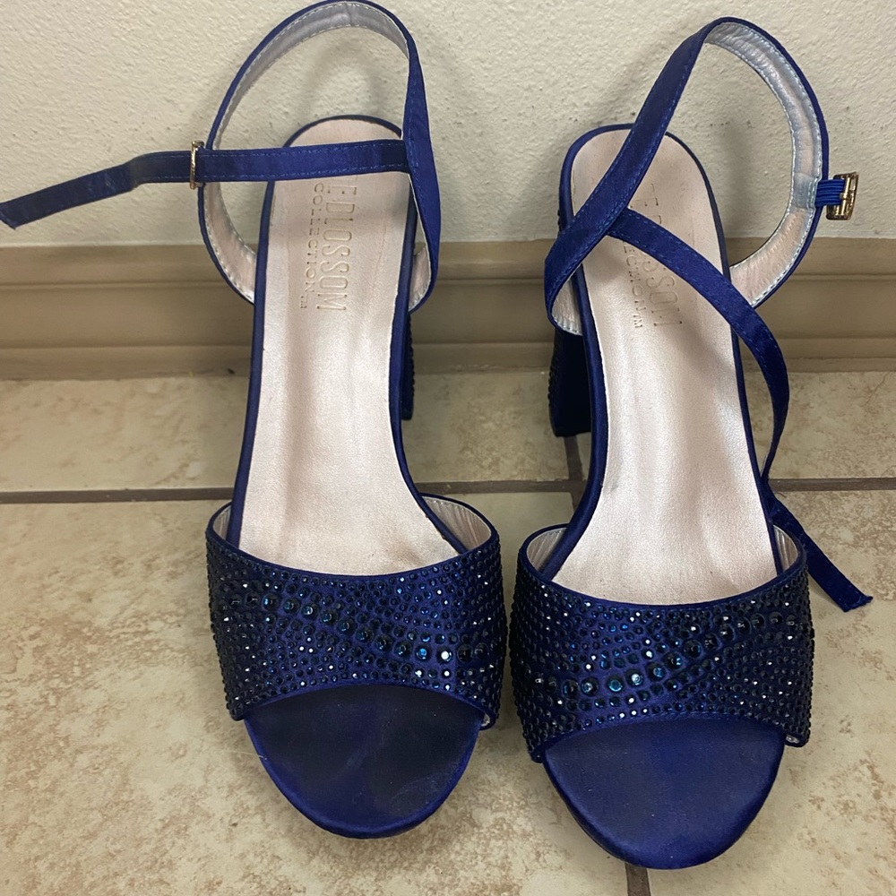 Dark blue sparkly heels